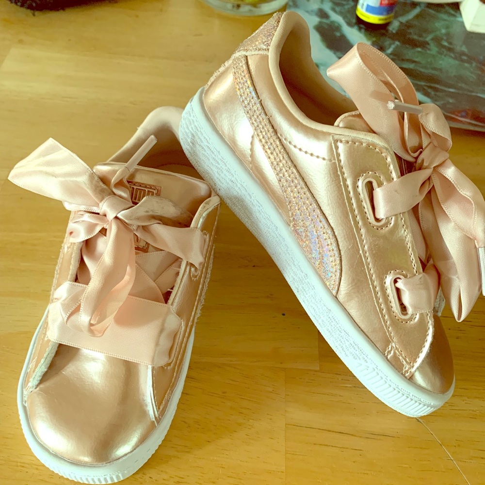 Pink sneaker for girls